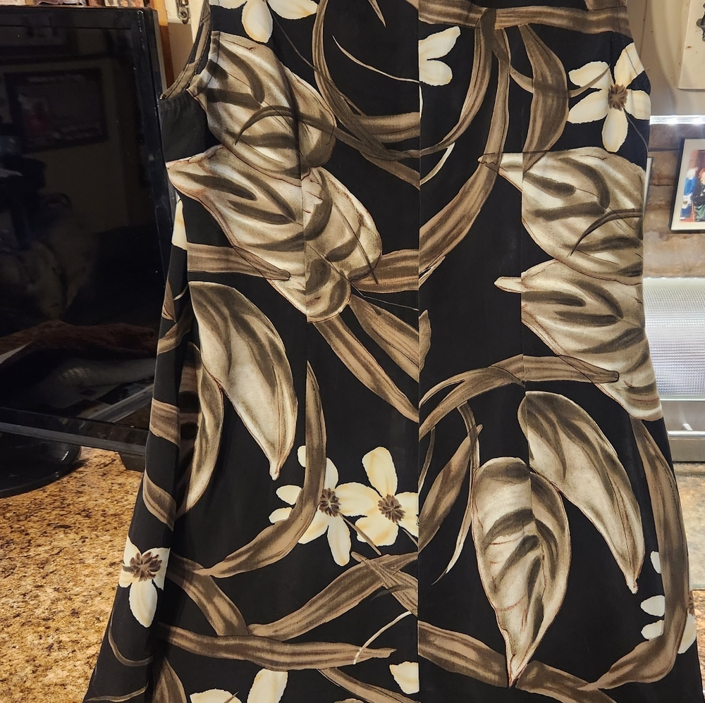 Kathy Ireland short sleeve Dress. Great for work or pleasure.  Gently used.